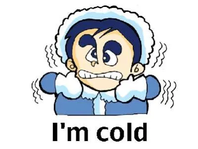 青い厚着と帽子を着た男性が寒さで顔を歪めるアニメ風イラスト。画像下に英語で『I'm cold』と書かれ、背景は真っ白。