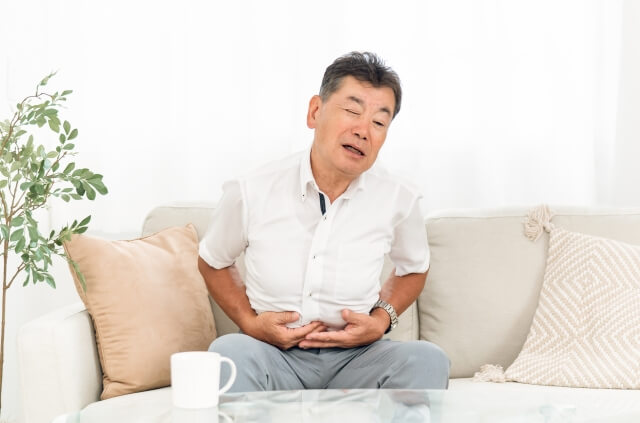 下腹部のモヤモヤする痛み、便秘気味、不眠症が１回で治った患者と西洋医学のデタラメ治療
