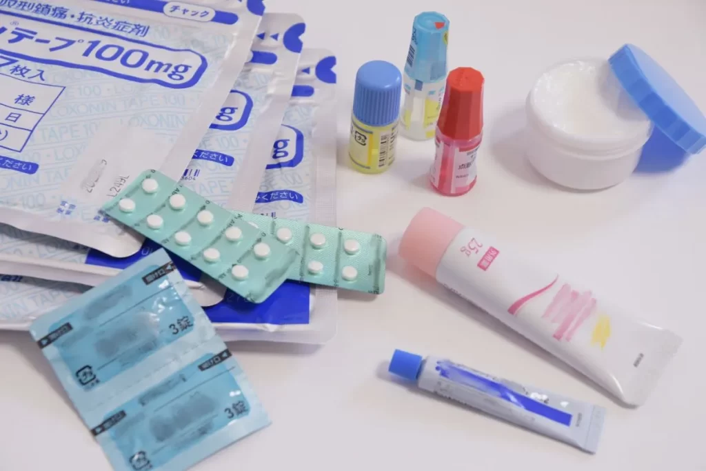 骨粗鬆症治療薬ビスホスホネートの副作用を象徴する様々な病院の薬