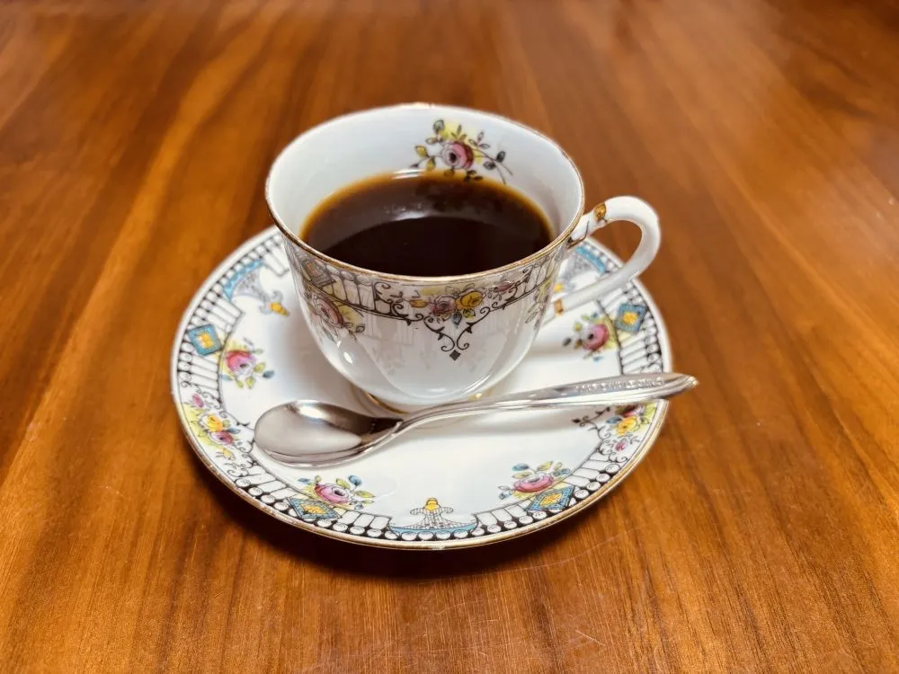 更年期障害に良くないコーヒーとカップ｜コーヒーは骨粗鬆症の原因になるので絶対NG