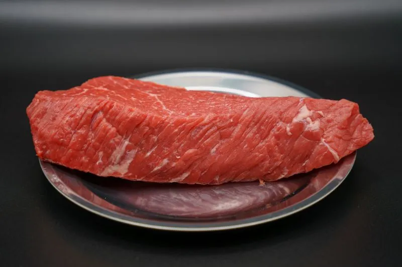 牛赤身肉の塊のクローズアップ写真