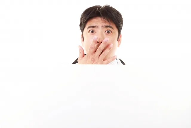 胃がんがMRIで完全に消えたことに驚く医師の表情。西洋医学では説明できない中医学の回復力。