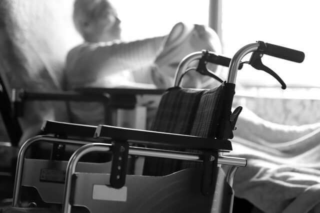 ALSの漢方治療例：2ヶ月で両肩が動けて、足指の屈伸運動ができるようになり、体も暖かくなってきた