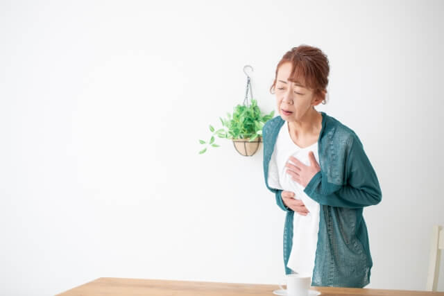 胸が苦しい、呼吸困難、下痢便、不眠症は治り、食欲がとても良くなった肺がん患者、喜んで10日間の旅行に出かけようとしている