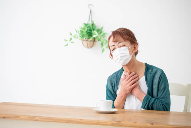何年も咳が止まらないのは1週間で治り、10年の鼻炎・めまい・頭痛も同時に治った漢方薬症例