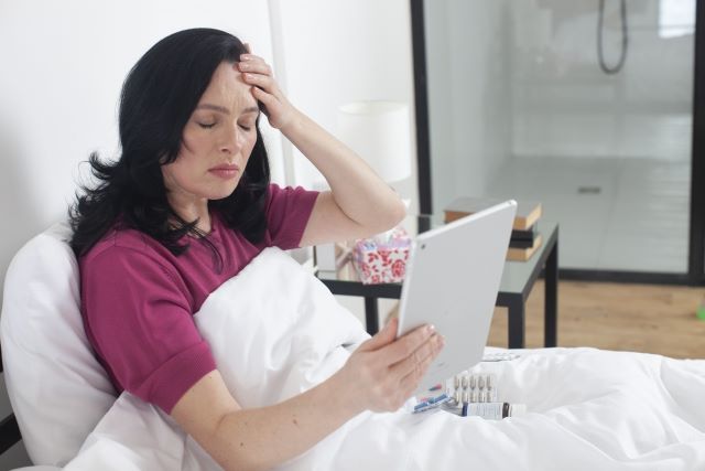 めまい、気持ち悪い、倦怠感が強くていつも眠い、下半身が重だるいのは実脾飲で治り、ホットフラッシュまで著しく改善した例