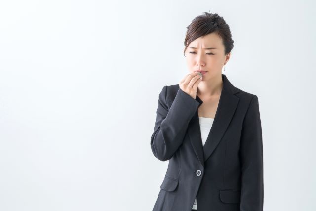 唇のヘルペスの痛みに悩む女性。鍼治療で1回で改善した症例をご紹介。